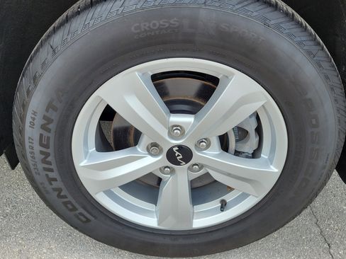 Used 2024 Kia Sorento LX FWD image 28