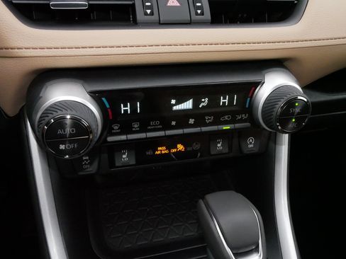 Certified 2025 Toyota RAV4 XLE Premium image 23