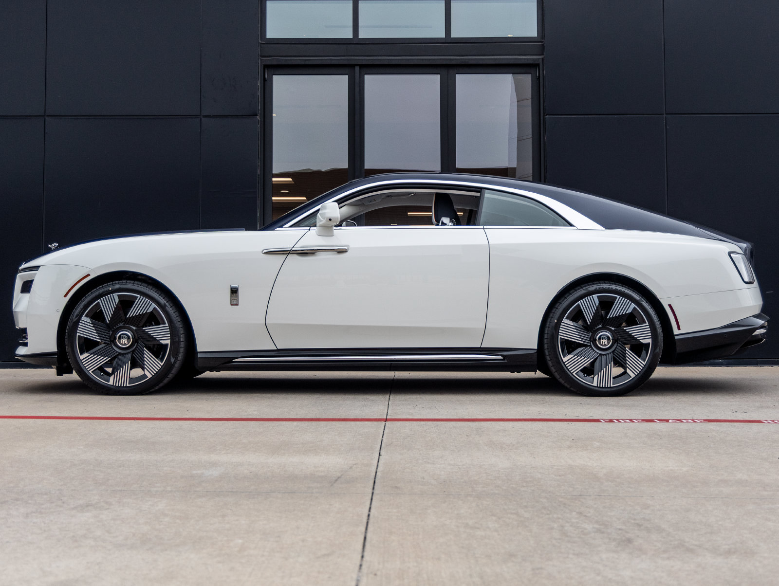 Certified 2026 Rolls-Royce Spectre w/ Spectre Enhancement Package AWD/4WD image 3