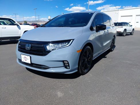 Used 2023 Honda Odyssey Sport image 8