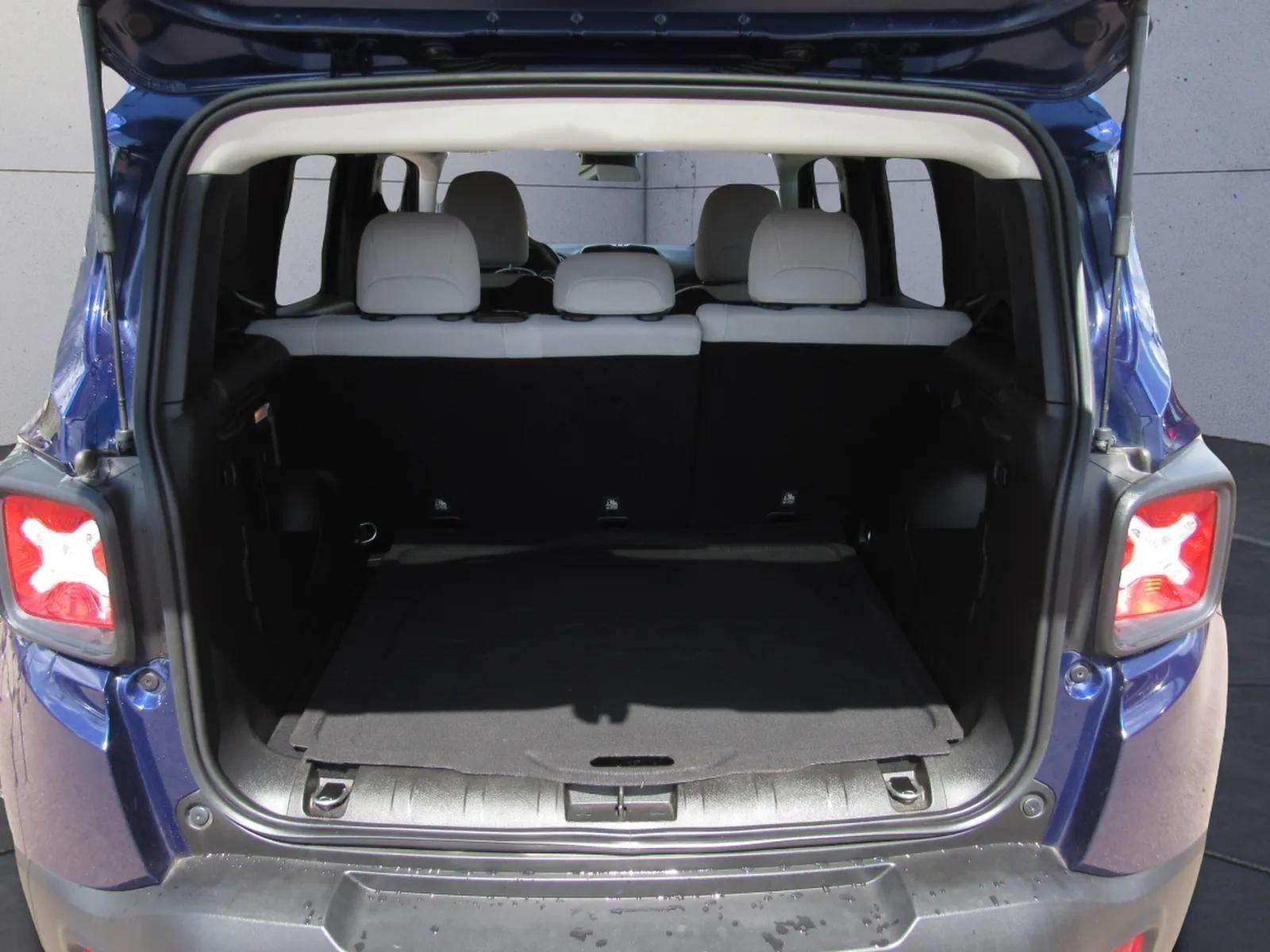 Used 2020 Jeep Renegade Latitude FWD image 12