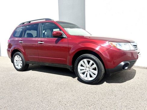 Used 2012 Subaru Forester 2.5X Premium AWD/4WD image 24