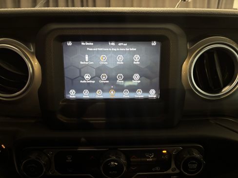 Used 2020 Jeep Wrangler Unlimited Sahara image 13