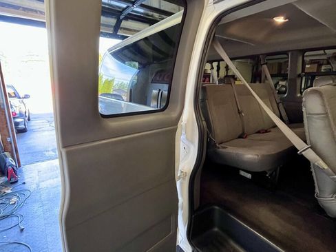 Used 2016 Chevrolet Express 3500 LT w/ LT Preferred Equipment Group image 18