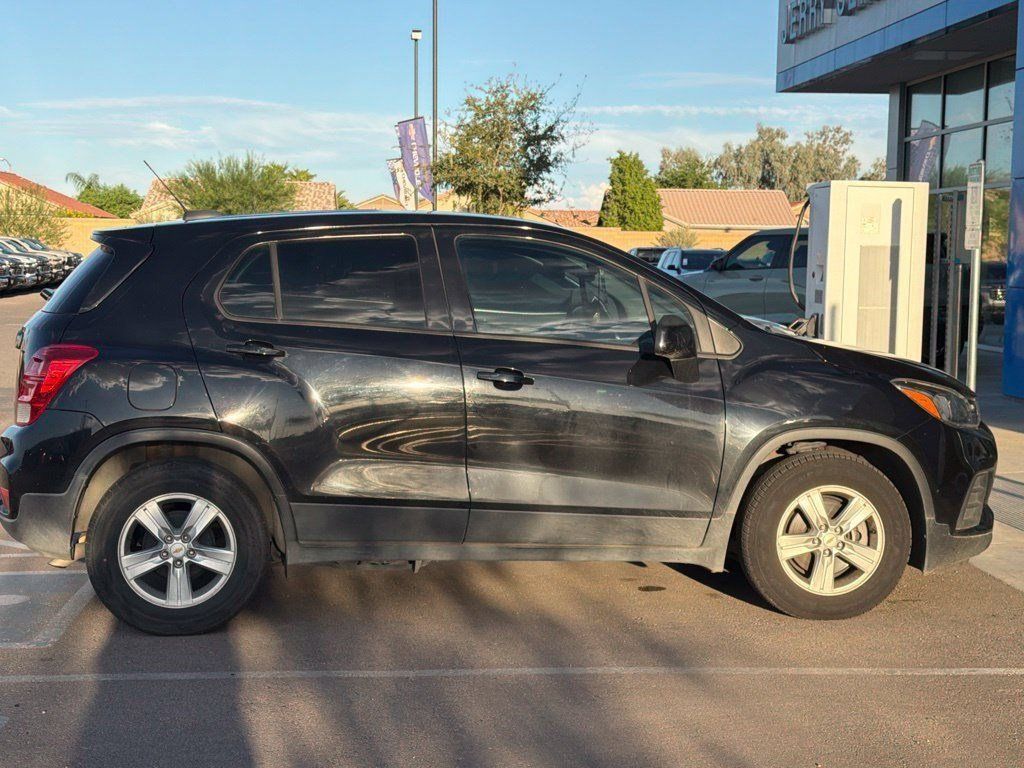 Used 2020 Chevrolet Trax LS w/ Tint and Cruise Package FWD image 5