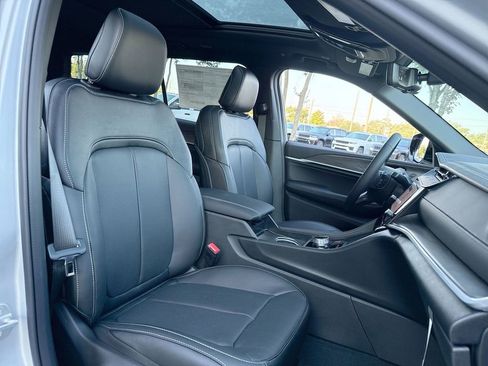 New 2026 Jeep Grand Cherokee L Limited AWD/4WD image 30