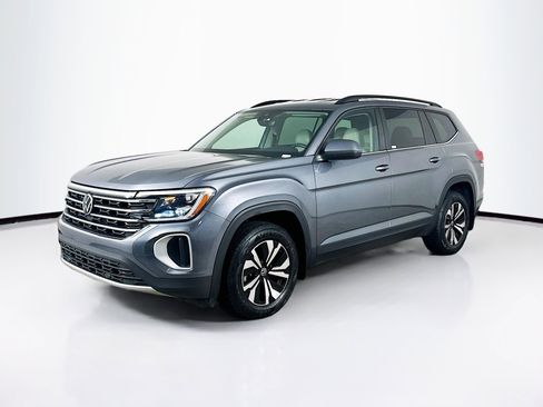 Used 2024 Volkswagen Atlas SE AWD/4WD image 3