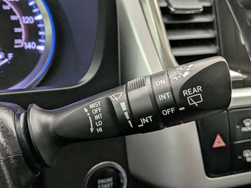 Used 2019 Toyota Highlander XLE w/ Carpet Mat Package (TMS) image 27