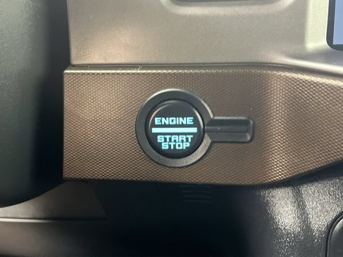 Used 2023 Ford Bronco Outer Banks AWD/4WD image 18