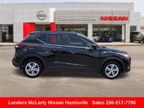 Used 2025 Nissan Kicks Play S FWD image 2