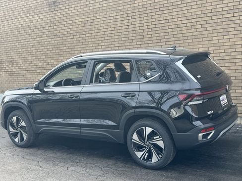 New 2026 Volkswagen Taos SE image 33