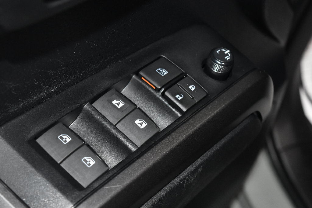 Used 2023 Toyota Tacoma TRD Off-Road AWD/4WD image 5