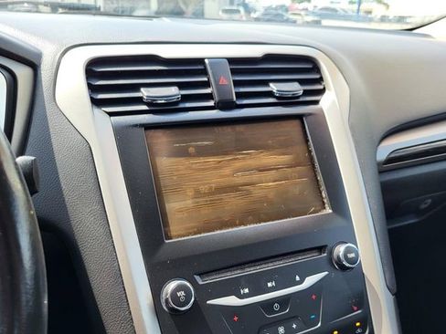 Used 2013 Ford Fusion SE FWD image 6