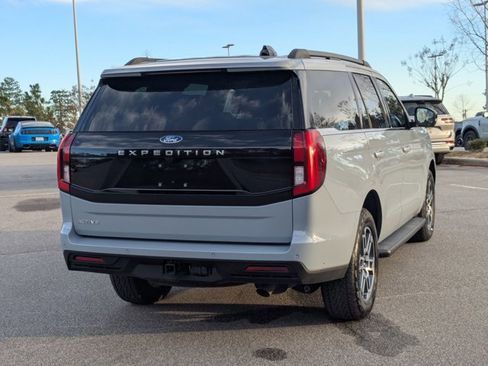 Certified 2025 Ford Expedition Active image 4