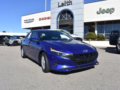 Used 2023 Hyundai Elantra SE w/ Cargo Package