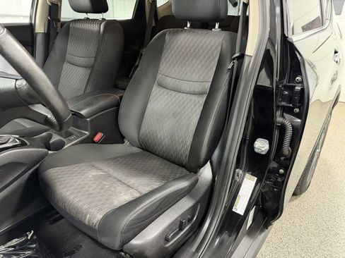 Used 2019 Nissan Rogue SV w/ Premium Package image 22