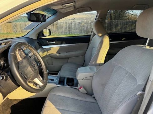 Used 2013 Subaru Outback 2.5i Premium image 32