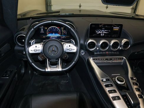 Used 2021 Mercedes-Benz AMG GT Roadster image 20