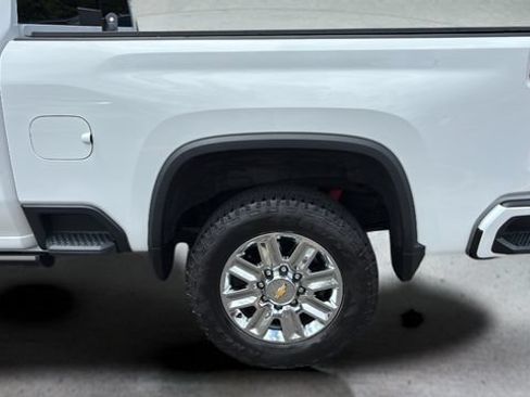 Used 2024 Chevrolet Silverado 2500 High Country w/ High Country Premium Package AWD/4WD image 39