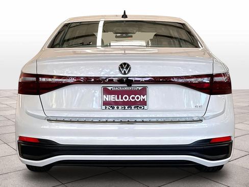 New 2026 Volkswagen Jetta SE FWD image 4