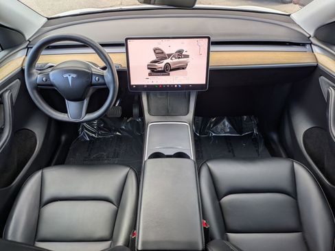 Used 2023 Tesla Model Y Long Range image 23