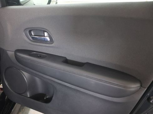 Used 2022 Honda HR-V Sport image 12
