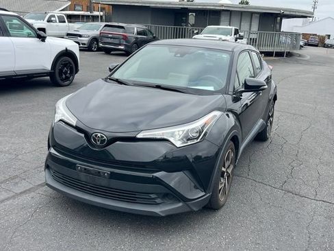 Used 2019 Toyota C-HR XLE FWD image 5