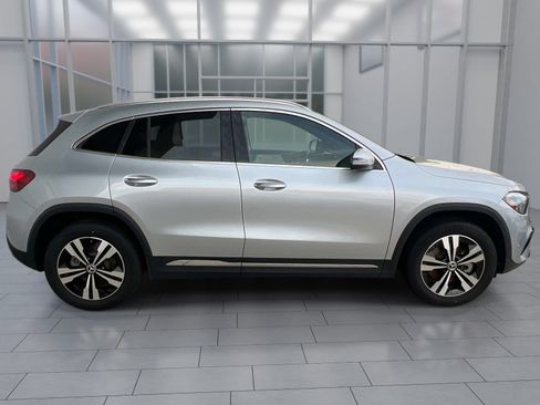 Used 2026 Mercedes-Benz GLA 250 4MATIC image 4