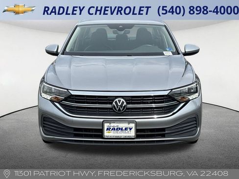 Used 2024 Volkswagen Jetta SE FWD image 8