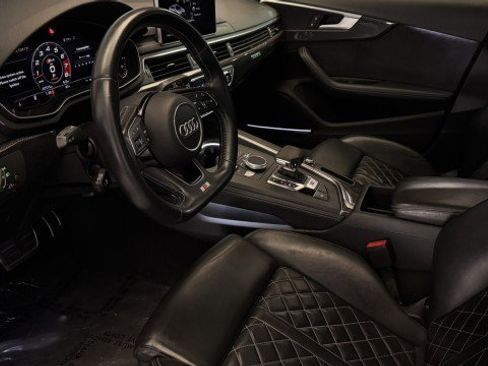 Used 2019 Audi S4 Premium Plus w/ Premium Plus Package image 3