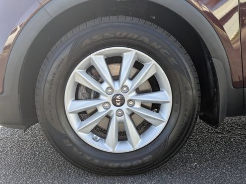 Used 2020 Kia Sorento LX w/ LX I4 Convenience Package FWD image 14