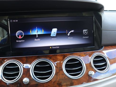 Used 2018 Mercedes-Benz E 300 image 28