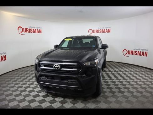 Used 2025 Toyota Tacoma SR w/ SR Upgrade Package AWD/4WD image 1