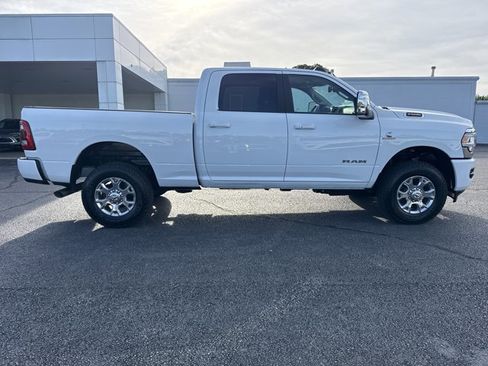 Used 2024 RAM 2500 Laramie AWD/4WD image 2