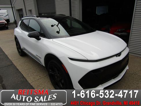 Used 2024 Chevrolet Equinox EV RS FWD image 1