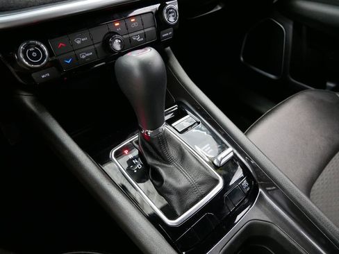 Certified 2025 Jeep Compass Latitude image 37