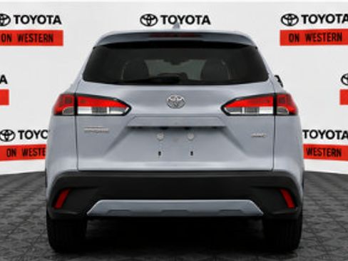 Used 2024 Toyota Corolla Cross L AWD/4WD image 5