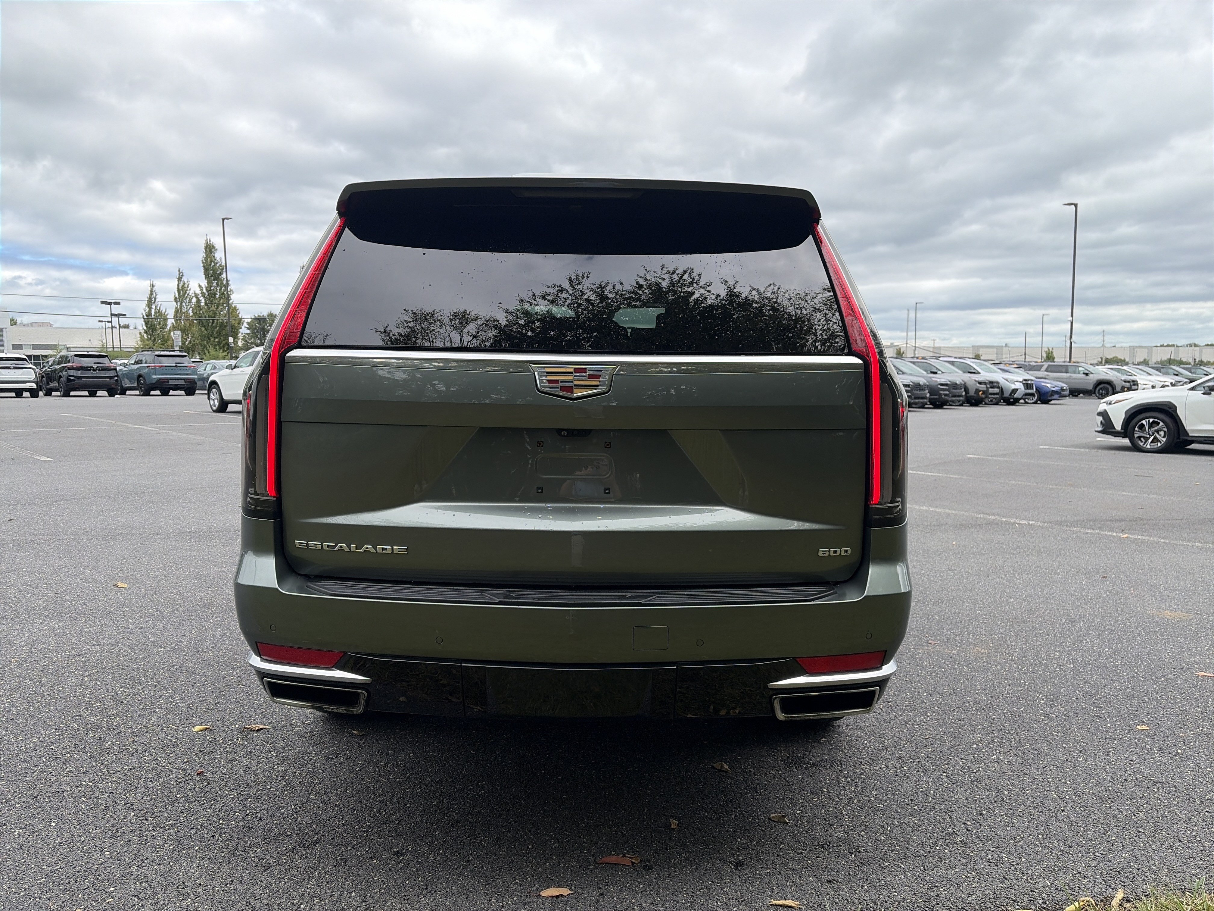 Used 2023 Cadillac Escalade ESV Premium Luxury w/ Performance Package AWD/4WD image 6