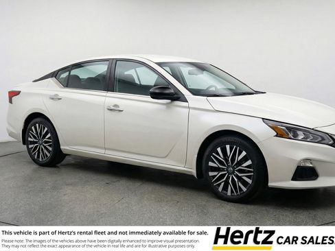 Used 2025 Nissan Altima 2.5 SV image 1