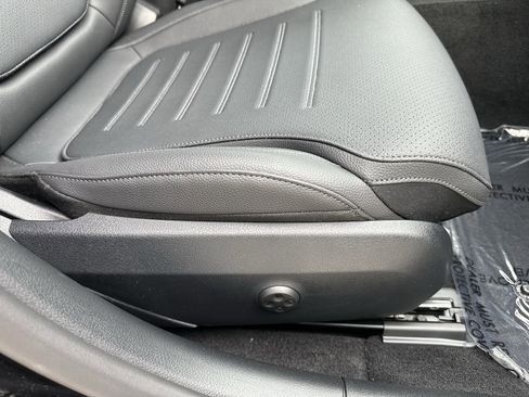 Certified 2025 Mercedes-Benz C 300 4MATIC Sedan image 34