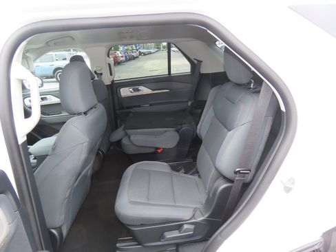 Certified 2025 Ford Explorer Active RWD image 20