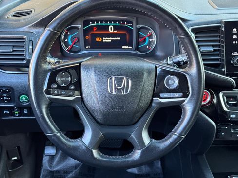 Used 2021 Honda Pilot Touring image 18