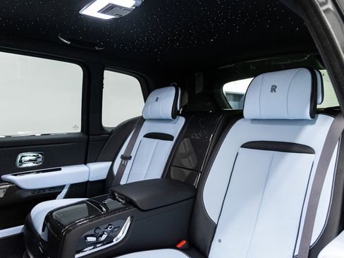 New 2026 Rolls-Royce Cullinan Black Badge image 31