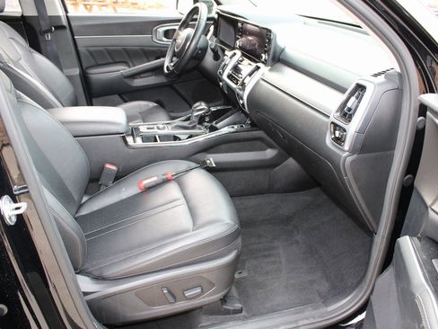 Used 2022 Kia Sorento SX image 17