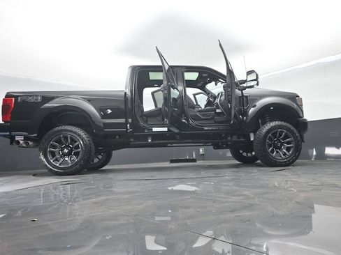 Used 2022 Ford F250 Lariat w/ Black Appearance Package AWD/4WD image 17