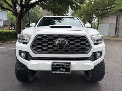 Used 2020 Toyota Tacoma TRD Sport AWD/4WD image 2