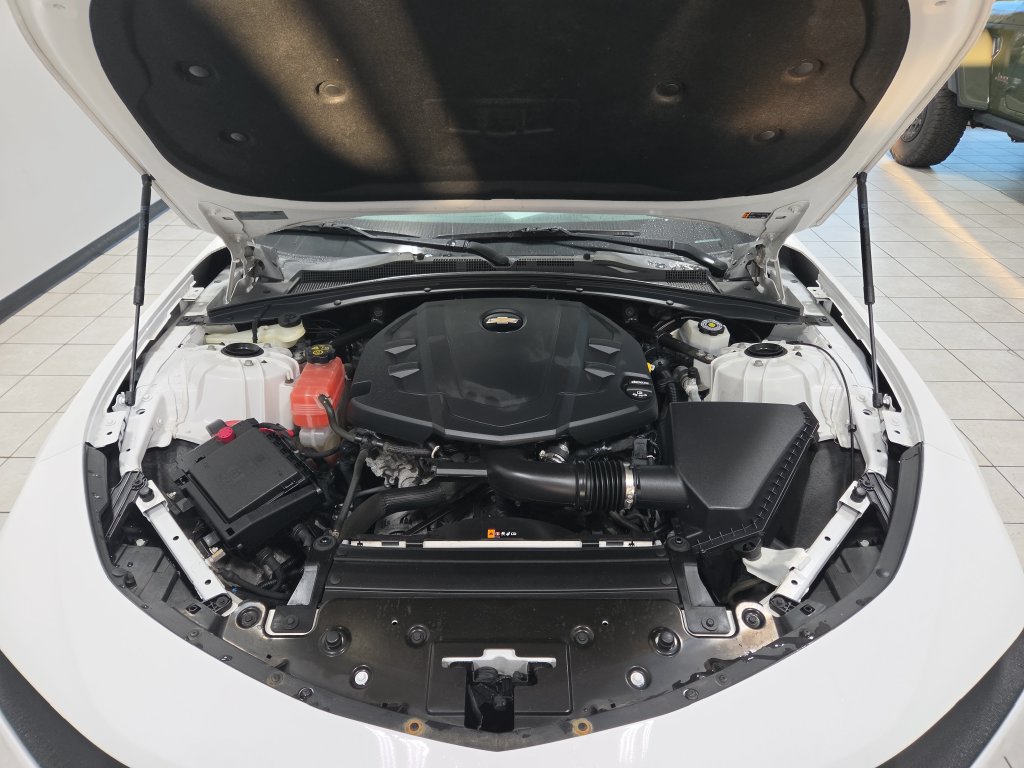 Used 2019 Chevrolet Camaro LT w/ Technology Package RWD image 29