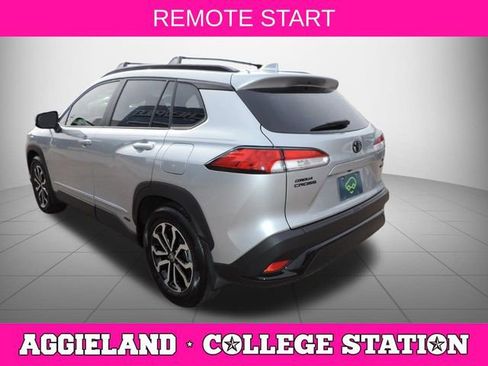 Used 2024 Toyota Corolla Cross SE image 6
