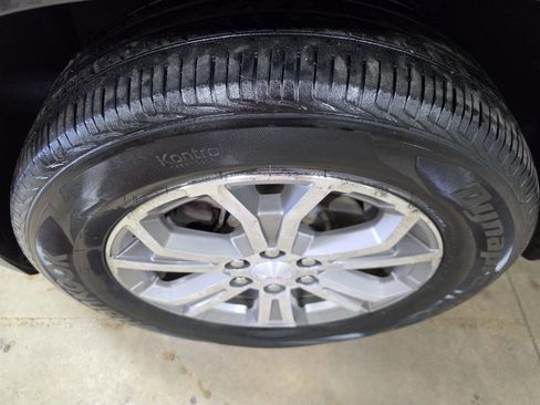 Used 2016 GMC Acadia SLT AWD/4WD image 13