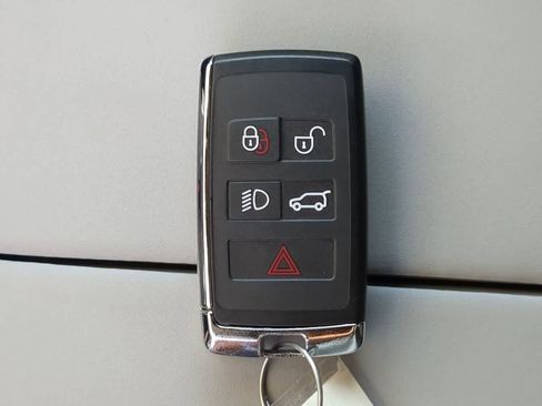 Used 2026 Land Rover Range Rover Evoque Dynamic SE image 37